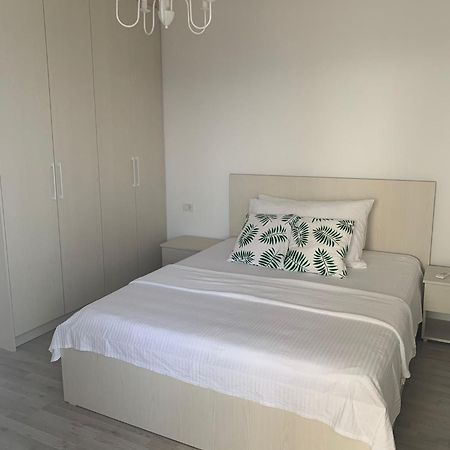 Loli Apartment Luxury White Residence Sarandë Eksteriør billede