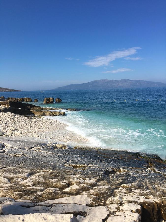 Loli Apartment Luxury White Residence Sarandë Eksteriør billede