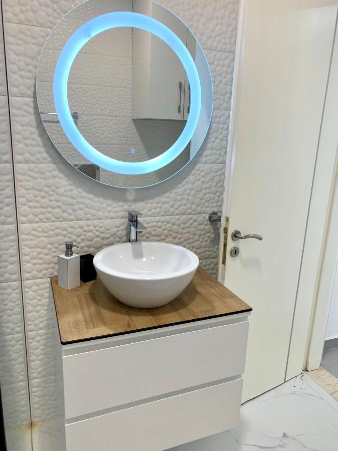 Loli Apartment Luxury White Residence Sarandë Eksteriør billede