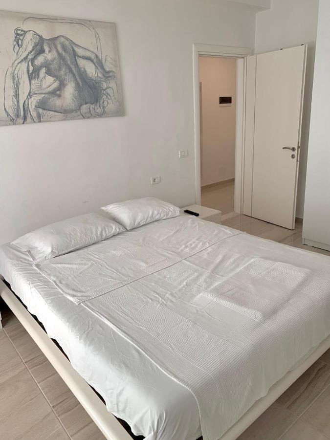 Loli Apartment Luxury White Residence Sarandë Eksteriør billede