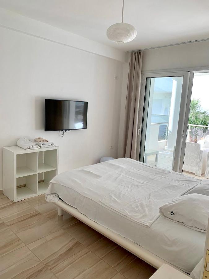 Loli Apartment Luxury White Residence Sarandë Eksteriør billede