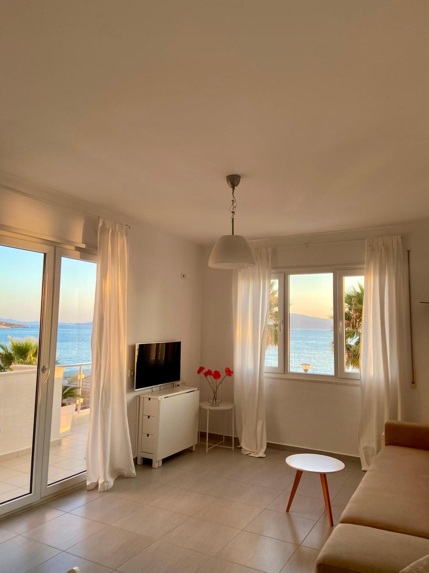 Loli Apartment Luxury White Residence Sarandë Eksteriør billede